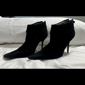 BCBG Black Suede Ankle Booties Boots - sz 8 sz 39